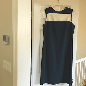 Anne Klein Sleeveless Hunter Green Dress. EUC.